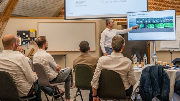 Clear100+ product owner Christophe Goddin presents at Rely's first seminar in 2023